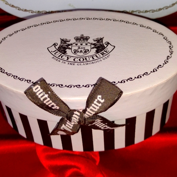 Juicy Couture Opalescent Sweet Box Heart 💝 Earrings Never Removed From 🎁 NWT - Picture 5 of 10